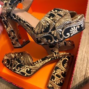 SOLD eBay- Tory Burch Brocade Loretta Platform 115mm Sandal